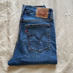 Levi’s Wedgie Straight Jeans